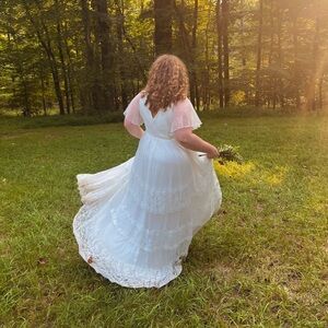 Elegant White Lace Wedding Dress